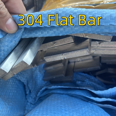 ASTM A276 TP304 الفولاذ المقاوم للصدأ القضبان المسطحة SS304 القضبان المسطحة 65*10*6000MM سطح خط الشعر