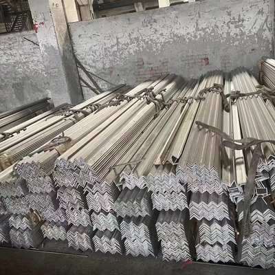 40x40x3mm ASTM A276 TP304 مساوية وغير متساوية الفولاذ المقاوم للصدأ زاوية شريط SS304 زاوية شريط 18٪ Cr 8٪ Ni