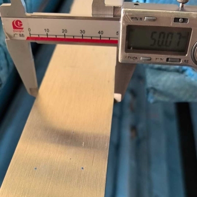 TP316L 1.4404 خط الشعر الممشحوم من الفولاذ المقاوم للصدأ الحاجز المسطح للدرج AISI 316L