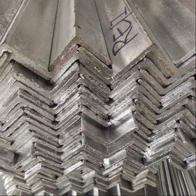 قطاعات الصلب الهيكلي A36 Q235B حرارة غطس الصلب الرقائق الزاوية 50 * 50 * 5 * 6000mm