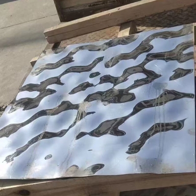 201 304 صفيحة المياه المتموجة فضة معدنية مع تأثير المياه الحجم 1220 X 3000mm