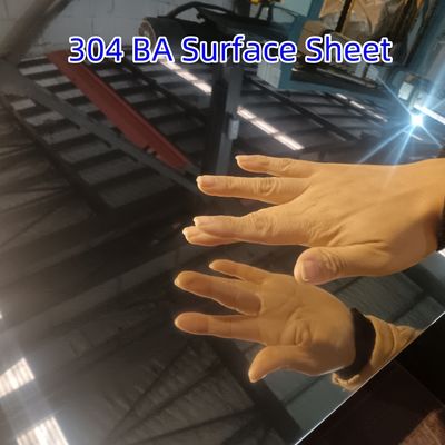 304 BA سطح المرآة DIN1.4301 صفيحة الفولاذ المقاوم للصدأ المعدنية 0.6mm 1220 * 2440mm