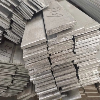 شريط مسطح من الفولاذ المجلفن بالغمس الساخن S235JR ASTM A36 SS400 شريط مسطح خفيف 30*3*6000 مم