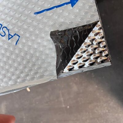 SUS304 الفولاذ المقاوم للصدأ الصفيحة المنحوتة سطح المرآة 0.8 * 1219 * 2438mm نوع 6WL مع ليزر فليم