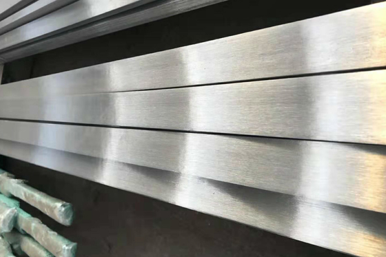 304 مسحوب على البارد SS 304 شريط مربع 10 * 10 مم ASTM TP304 شريط مربع من الفولاذ المقاوم للصدأ